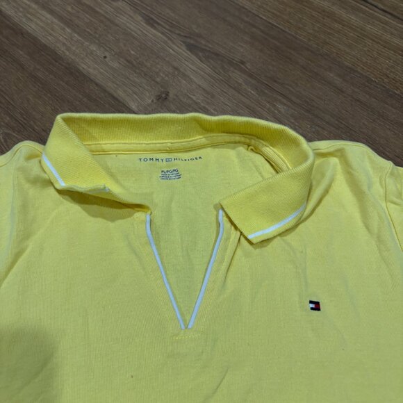 Tommy Hilfiger Women's Short Sleeve Polo Shirt With White Piping Detail - Picture 2 of 6